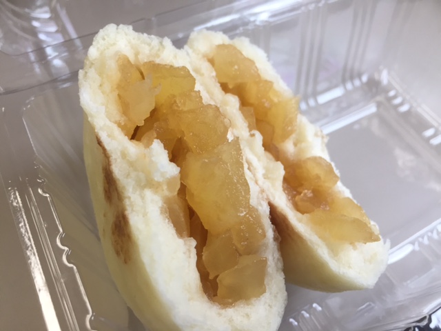 長野でりんご味のおやきを発見！！　小川の庄 おやき村MIDORI長野店