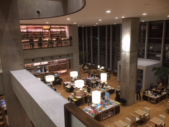 海老名市立中央図書館は個性派図書館でおもしろい！！