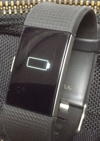 Fitbit Charge 2の画面が電池マークになってしまった件